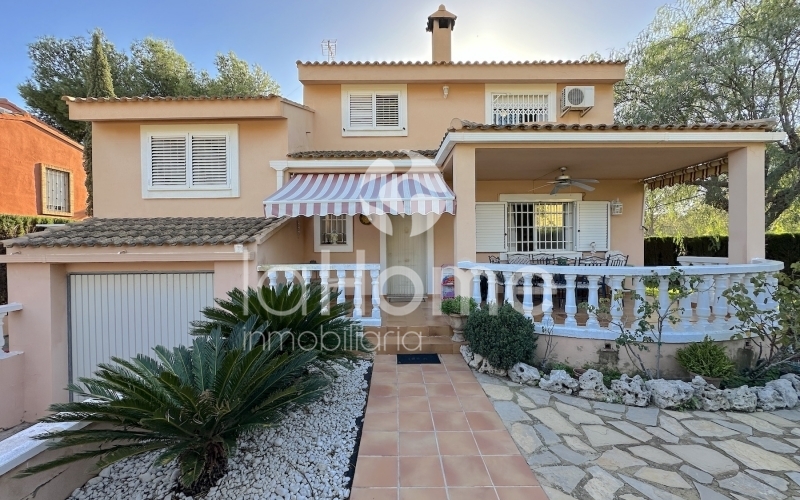 INDEPENDENT VILLA FOR SALE IN LA CAÑADA